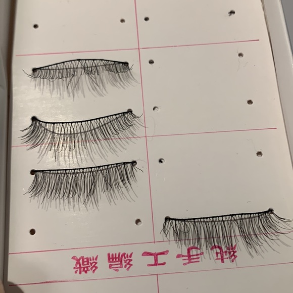 3 Pairs Mid-Long Natural Look Black False Glue On - Picture 1 of 4